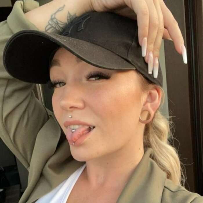 Juicyloufree (@juicylou.free), OnlyFans creator