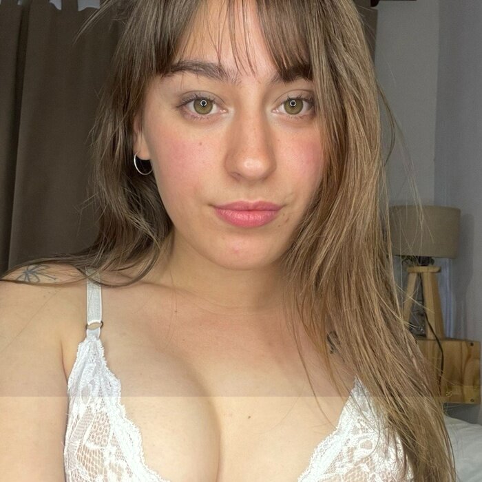 Juliama (@julia-ma), OnlyFans creator