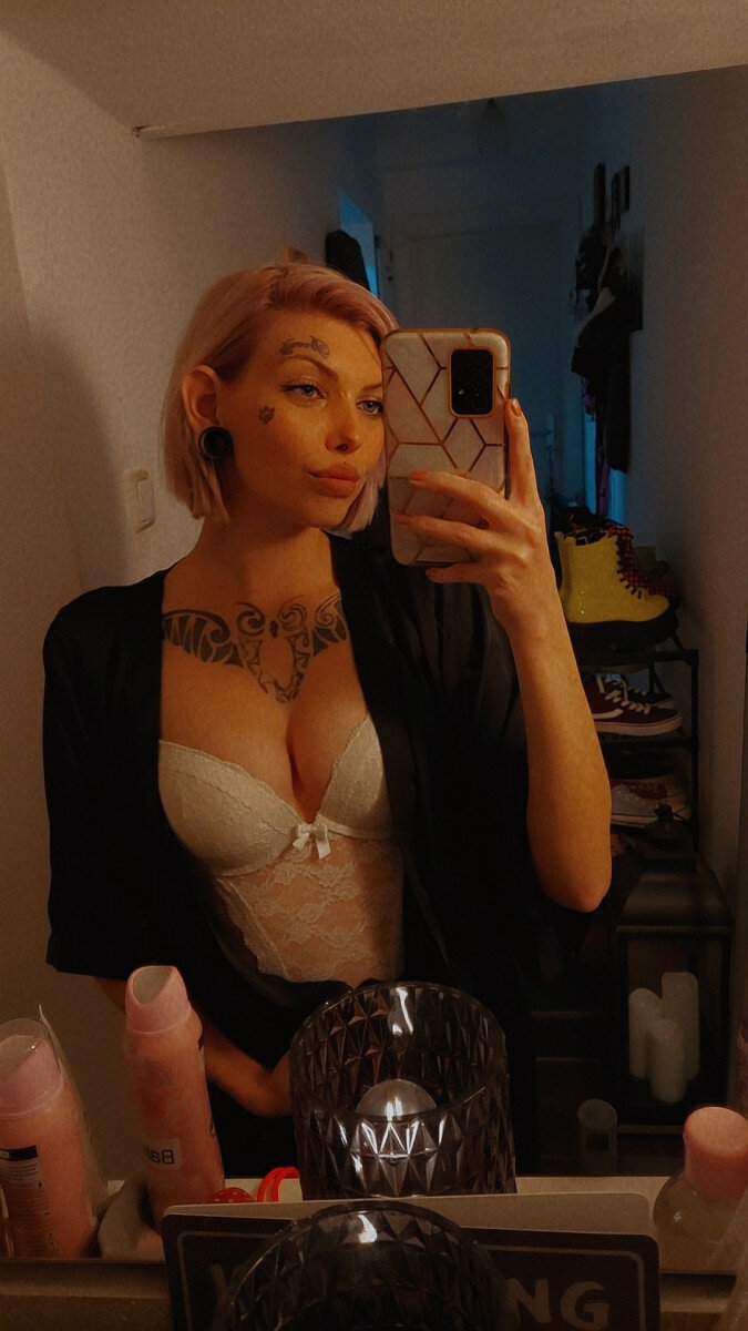 Juliakasuma (@juliakasuma), OnlyFans creator