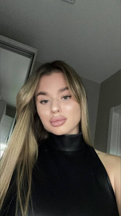 Juli (@julibeautiful), OnlyFans creator