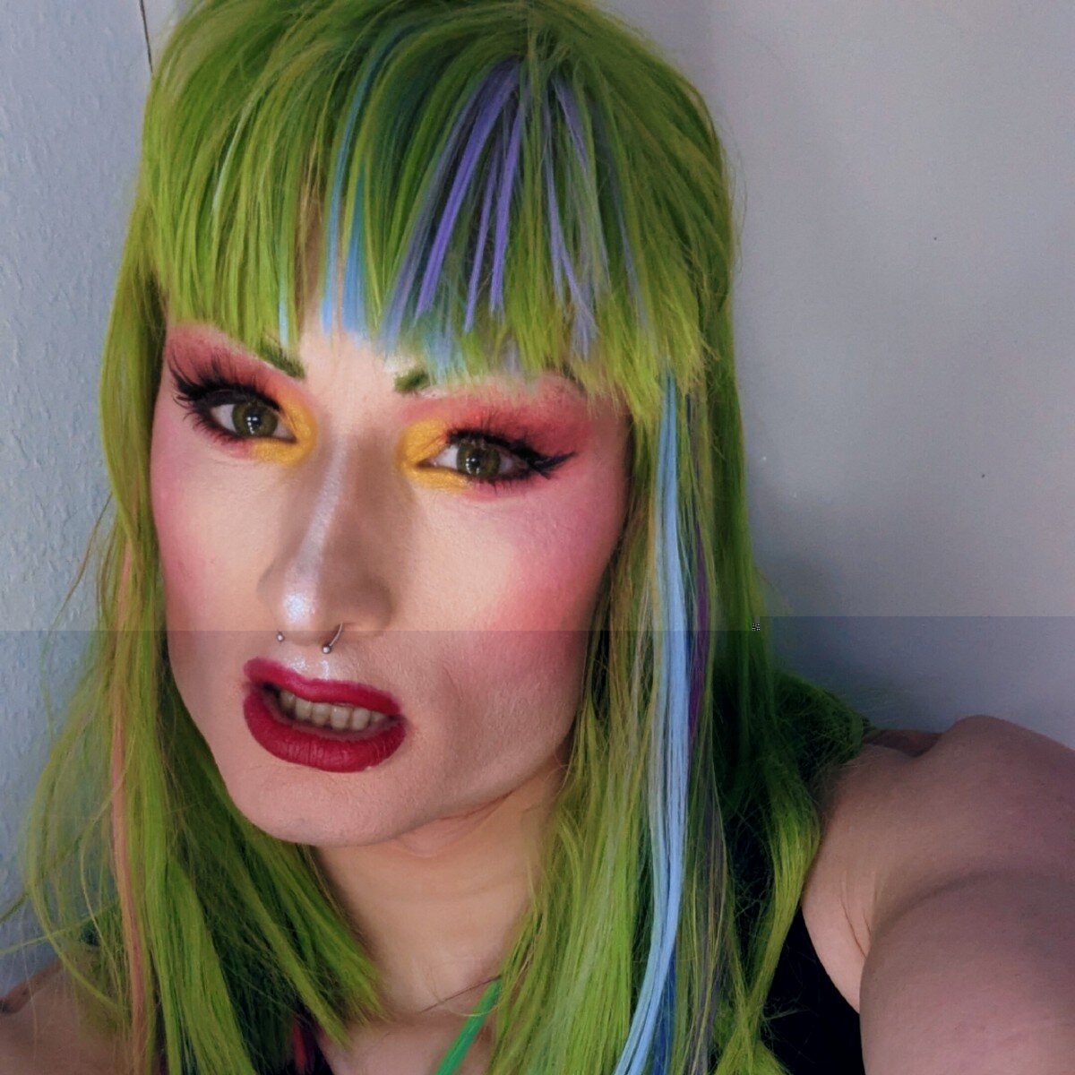 Julielithoe (@julie_lithoe), OnlyFans creator