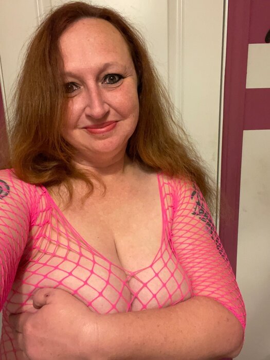 Julieginger38f