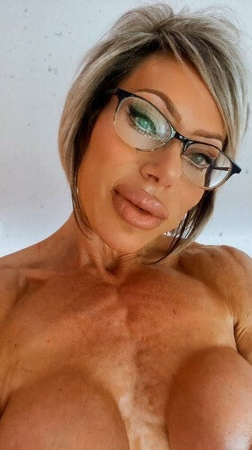 Juliepereirapt (@juliepereirapt), OnlyFans creator