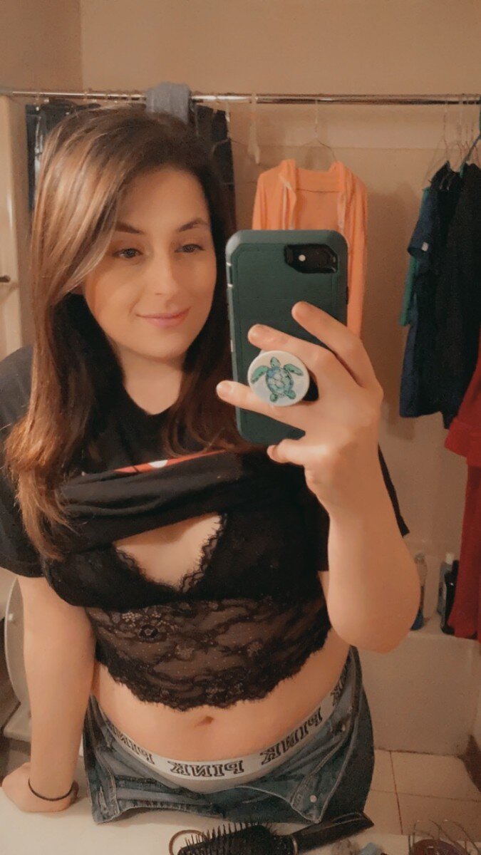 Julyfly95 (@julyfly95), OnlyFans creator