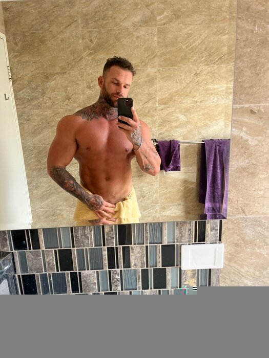 Just7inches (@just7inches), OnlyFans creator