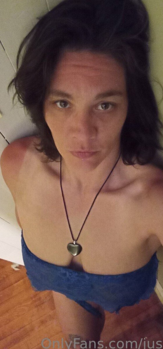Justfoxy83 (@justfoxy83), OnlyFans creator