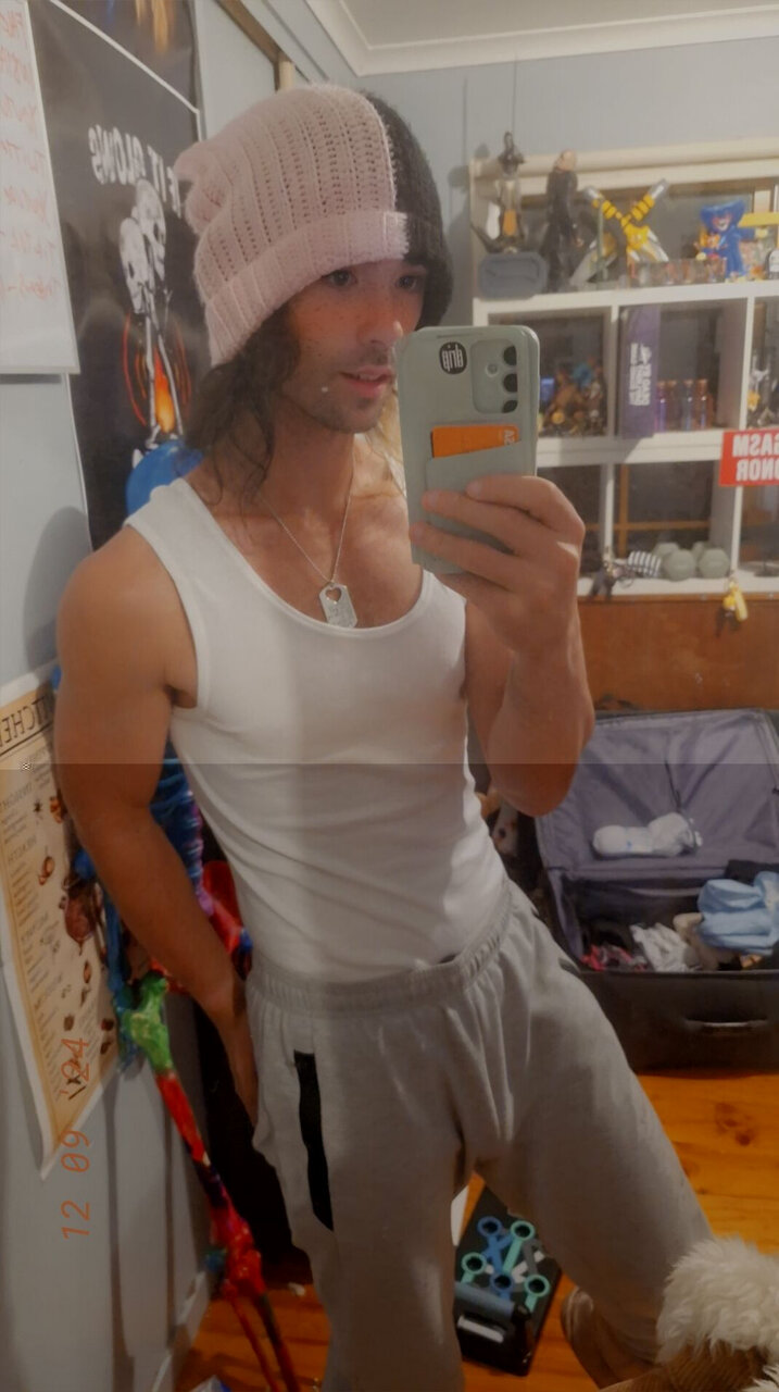 Justjoshredfield (@justjoshredfield), OnlyFans creator