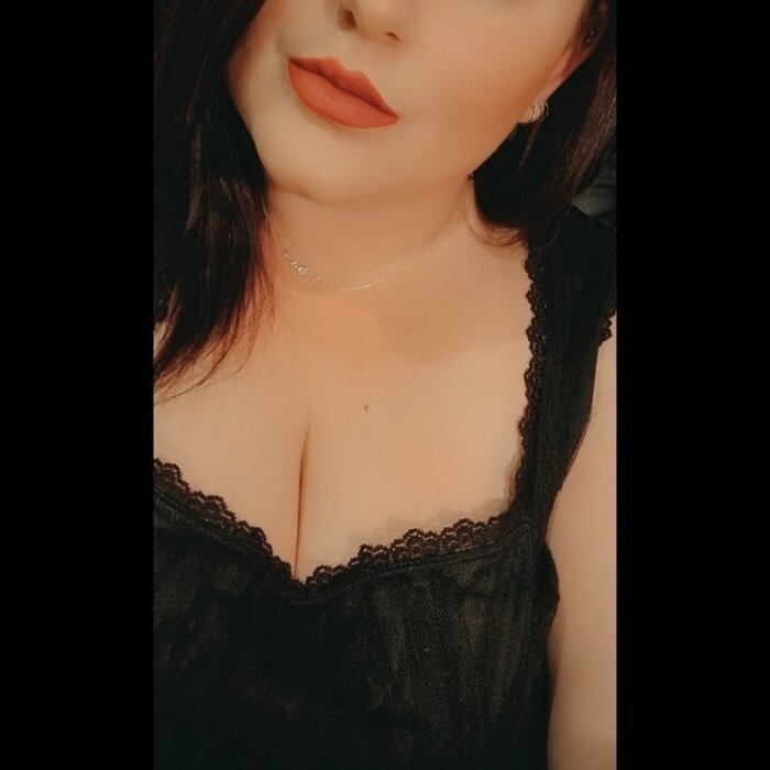 Kamilamae (@kamila-mae), OnlyFans creator