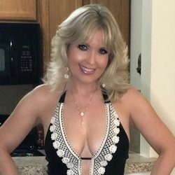 Kareneng1xoxo (@kareneng1xoxo), OnlyFans creator