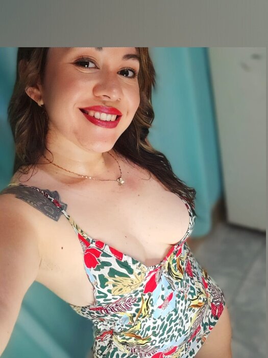 Kari (@karihott), OnlyFans creator