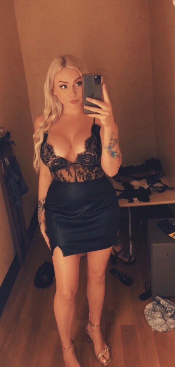 Kariirenee (@kariirenee), OnlyFans creator