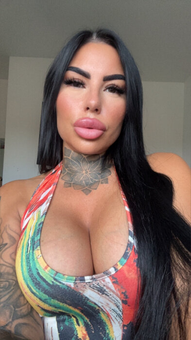 Karinajanevip (@karinajanevip), OnlyFans creator