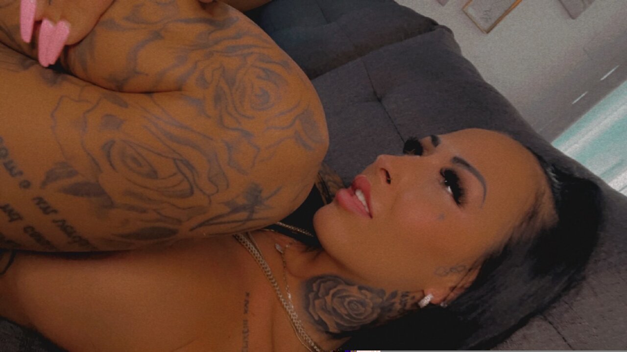 Karolinadiiamondz (@karolinadiiamondz), OnlyFans creator