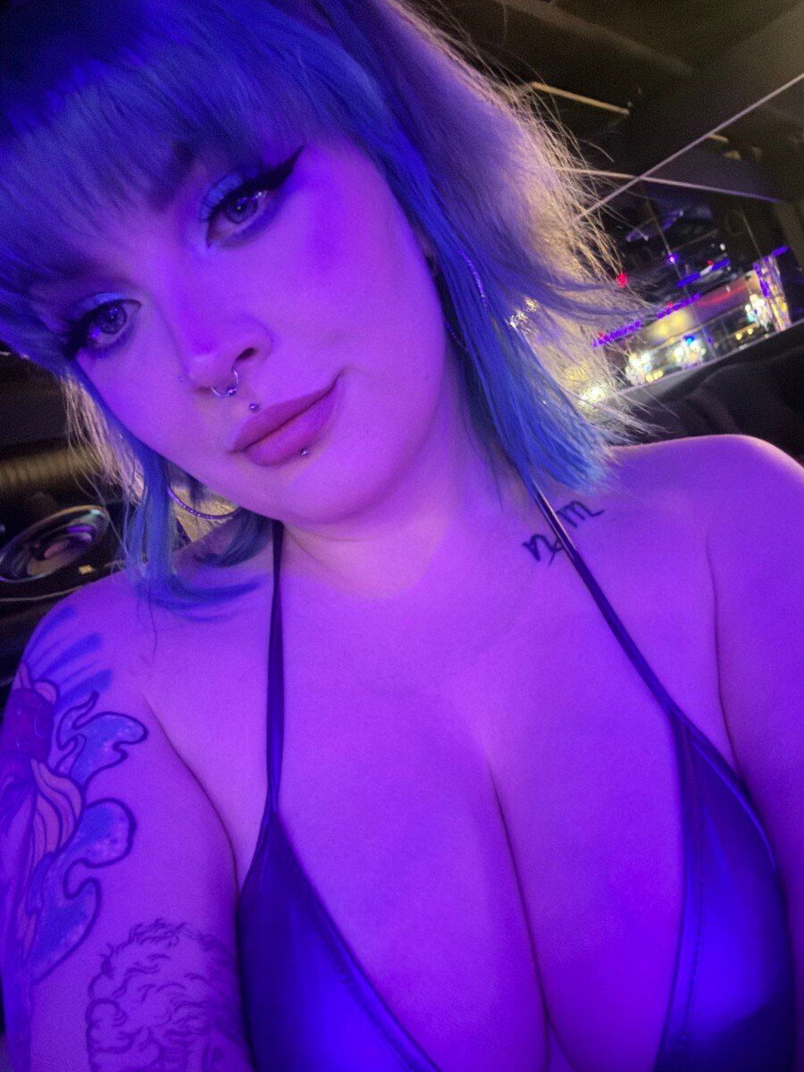 tattooed (@karolixo), OnlyFans creator