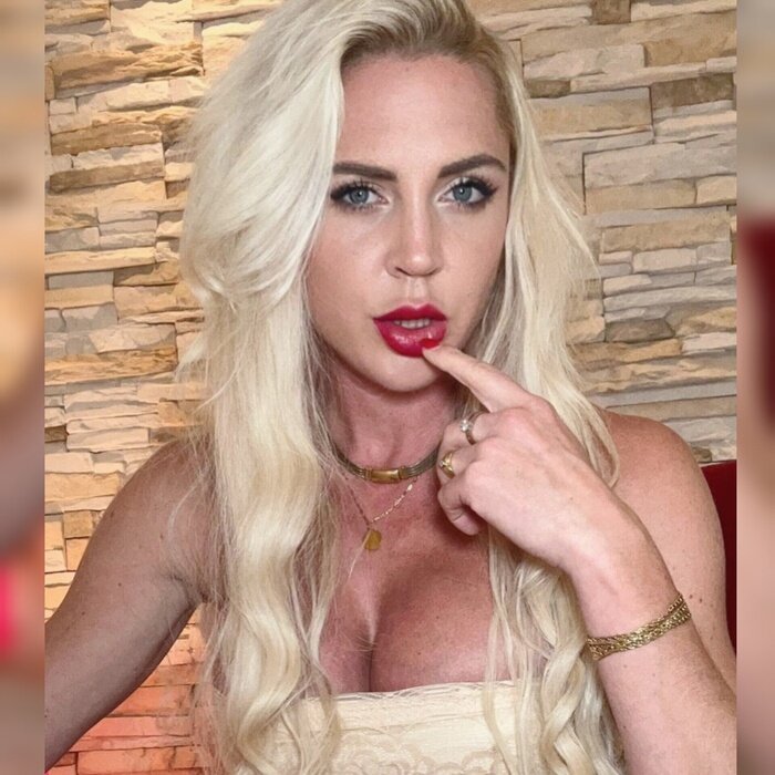 Katemonroeofficial (@kate.monroe.official), OnlyFans creator