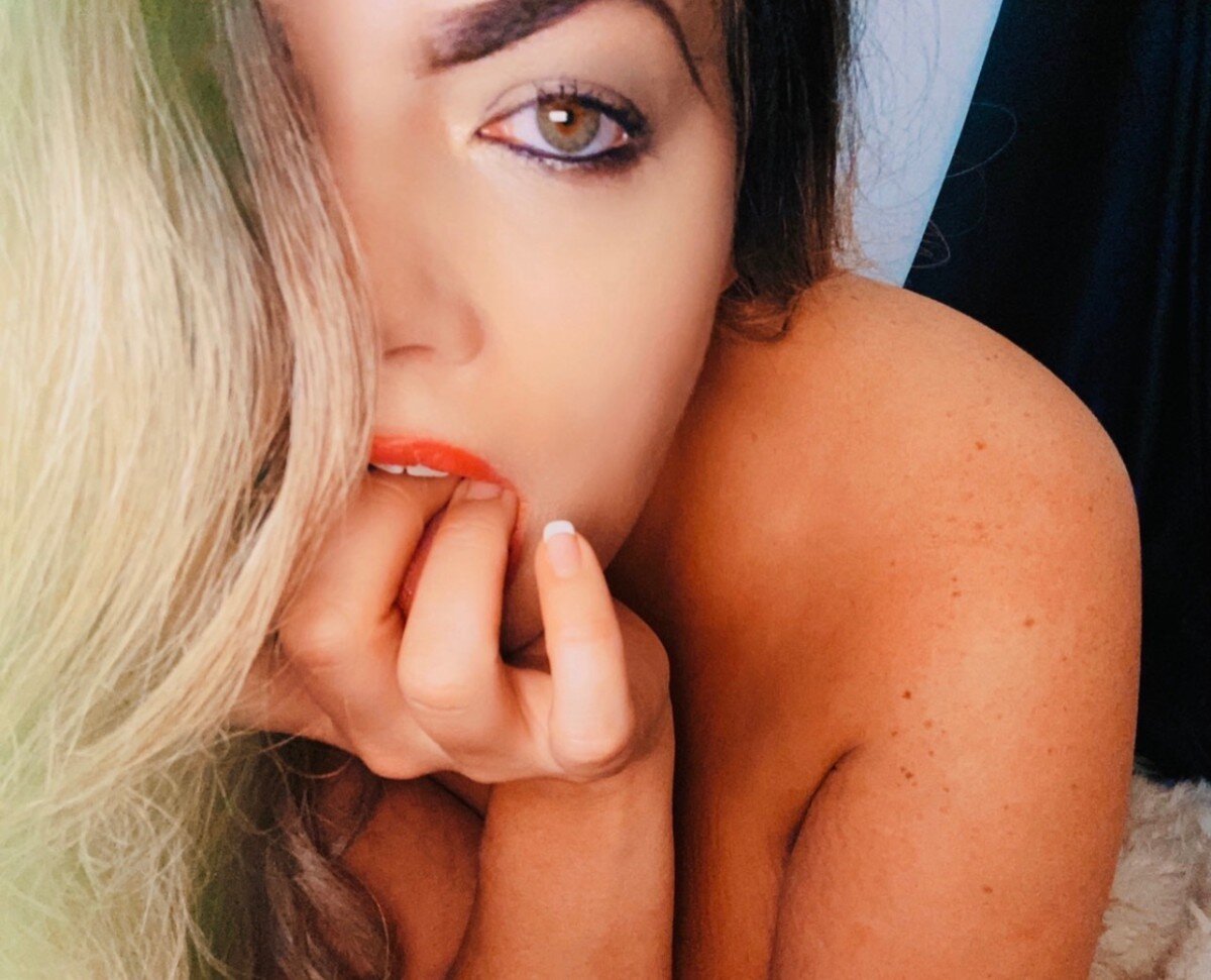 Kates kurves (@kateskurves), OnlyFans creator