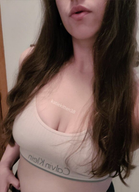 Katie (@katie_kitten38), OnlyFans creator