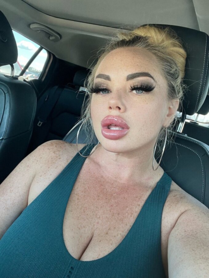 Katrinathiccfree (@katrinathiccfree), OnlyFans creator