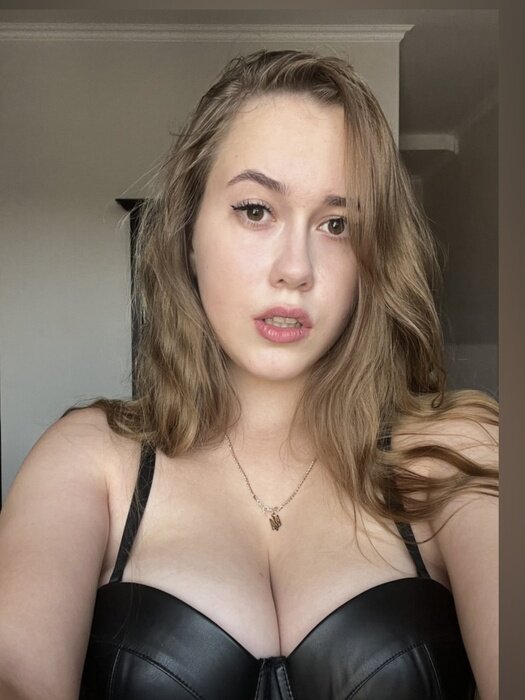 Kattyboooom (@kattyboooom), OnlyFans creator