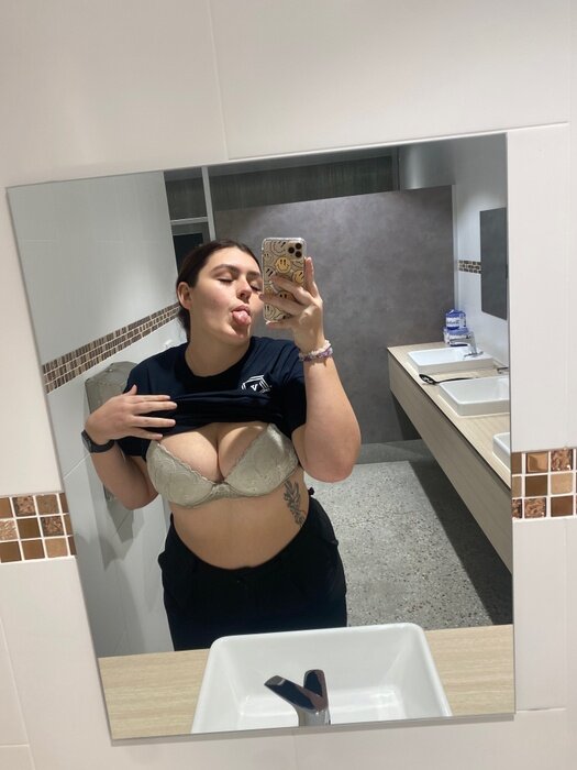 Kaylabx (@kayla_b.x), OnlyFans creator