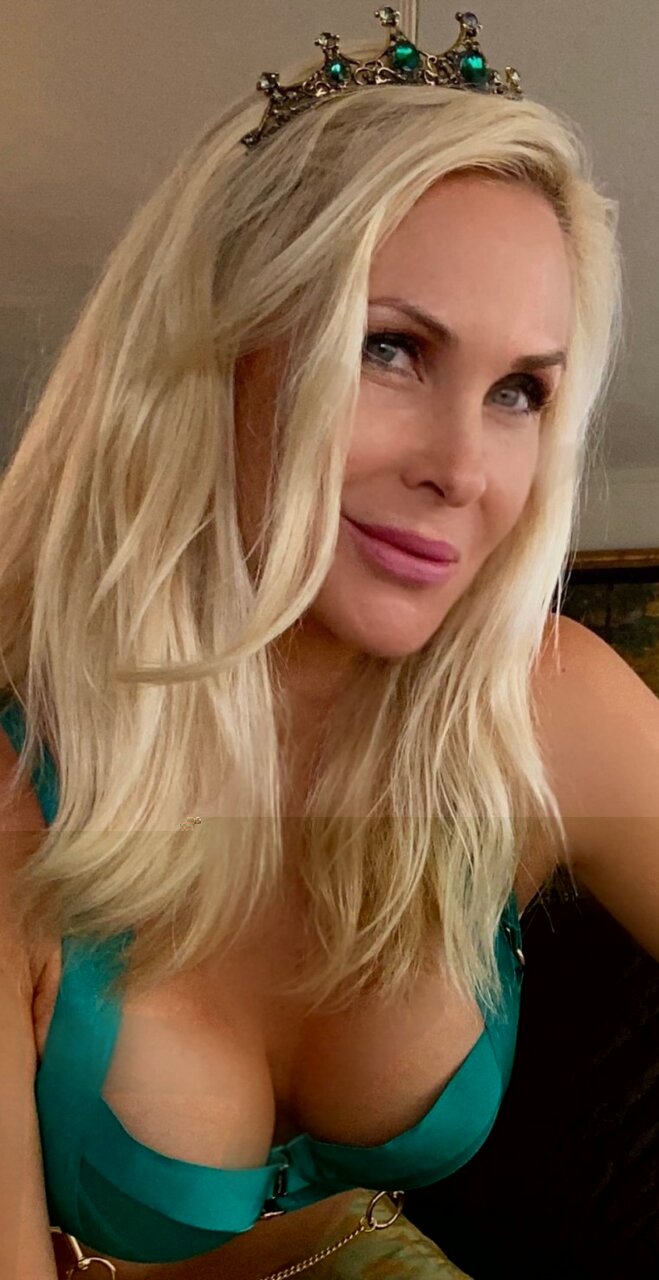 Kayliaqueen (@kayliaqueen), OnlyFans creator