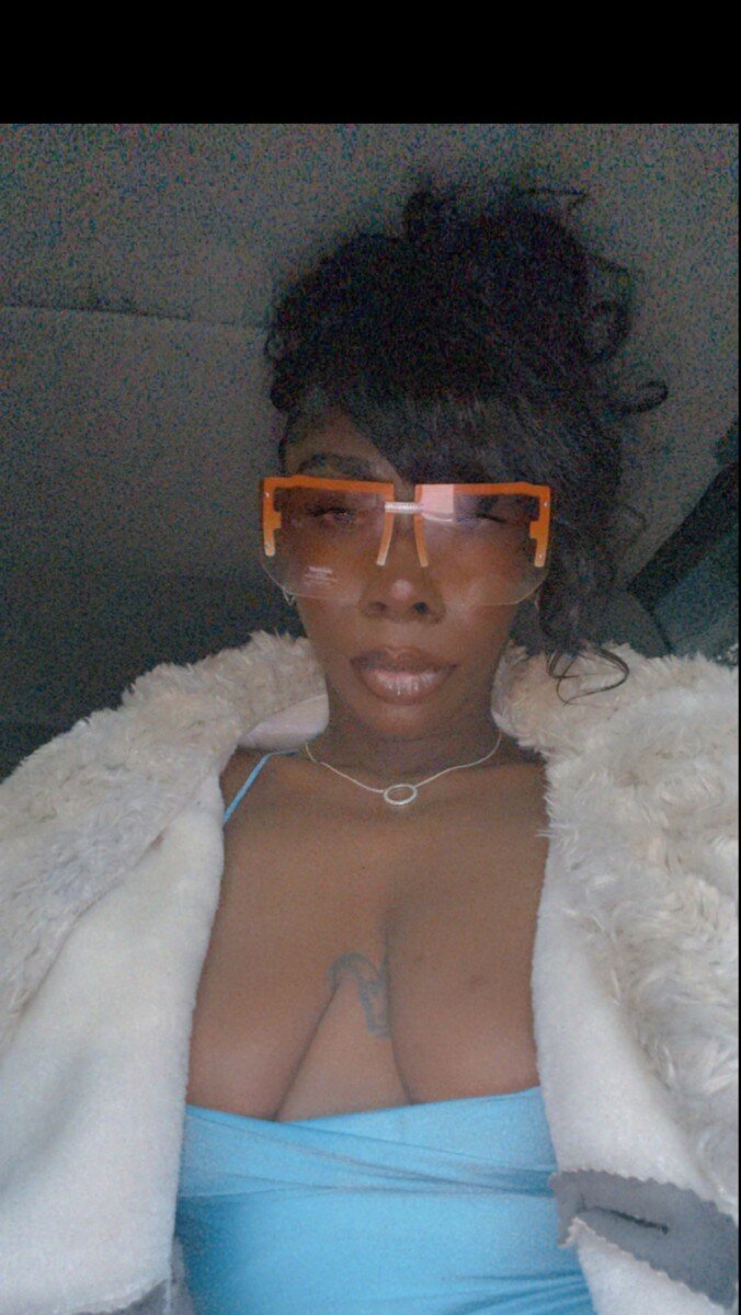 Keepingupwithbw (@keepingupwithbw), OnlyFans creator