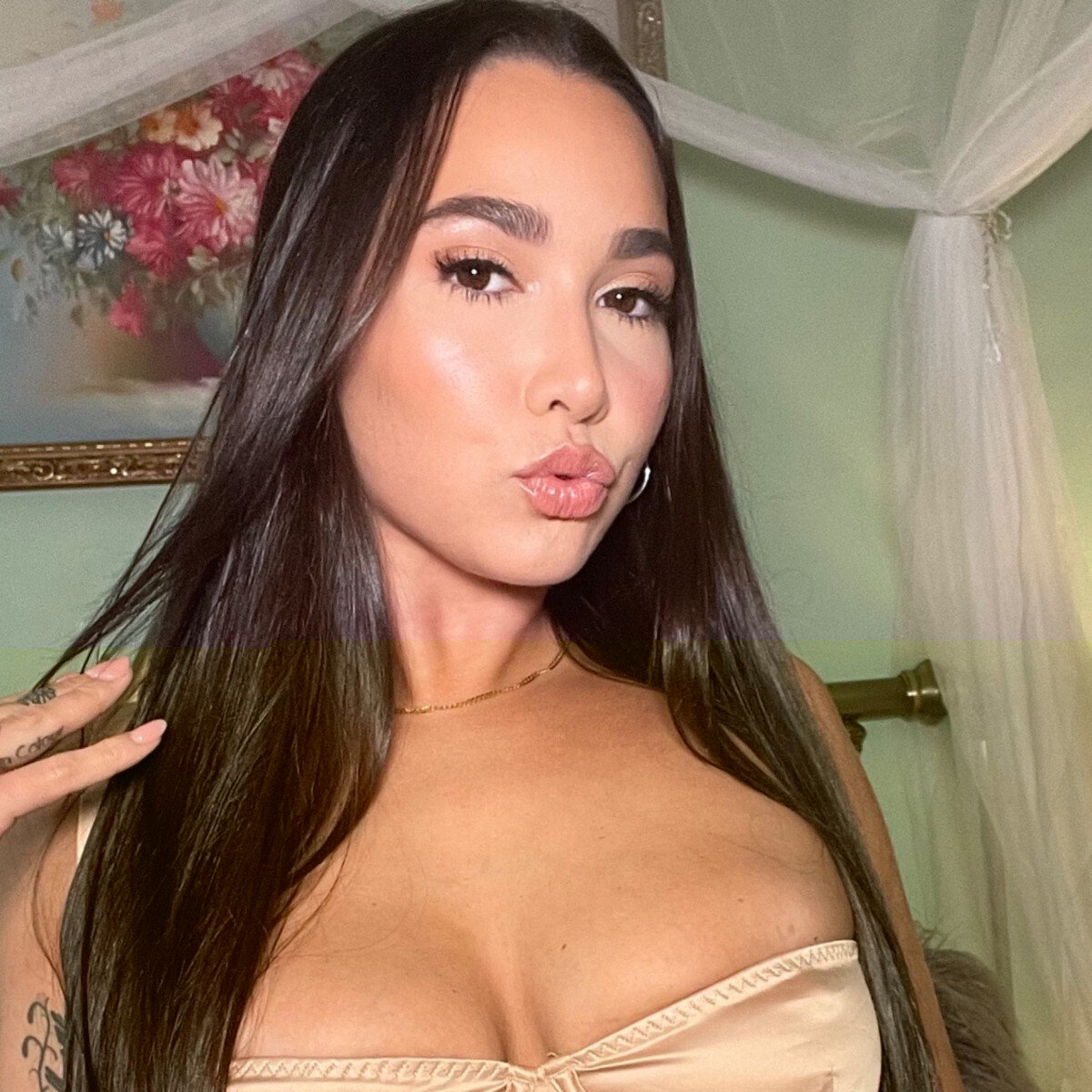 Keepupwithkarlee (@keepupwithkarlee), OnlyFans creator