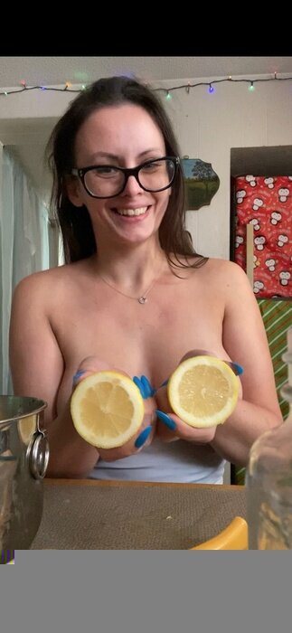 Kelly420cam (@kelly420cam), OnlyFans creator