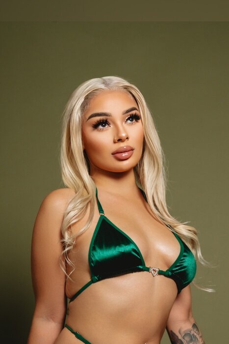 Kenziekreamss (@kenziekreamss), OnlyFans creator