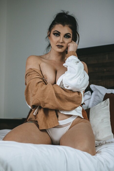 Kiaxlee (@kiaxlee_), OnlyFans creator