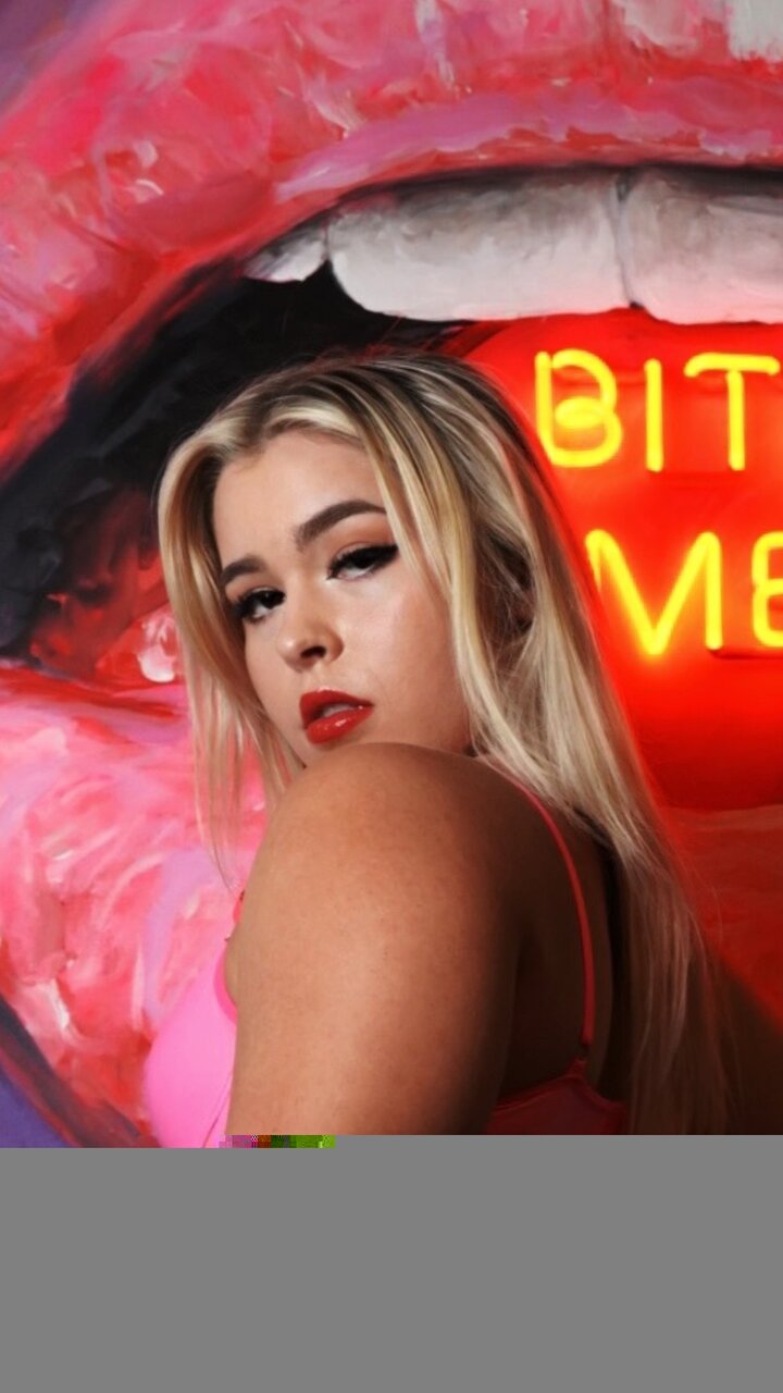 Kiianaa (@kiianaa), OnlyFans creator