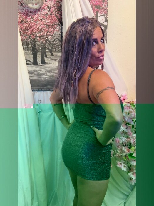 Kindellovesvip (@kindellovesvip), OnlyFans creator