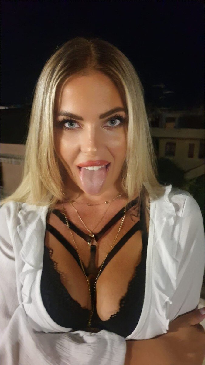 Kinia87 (@kinia87), OnlyFans creator