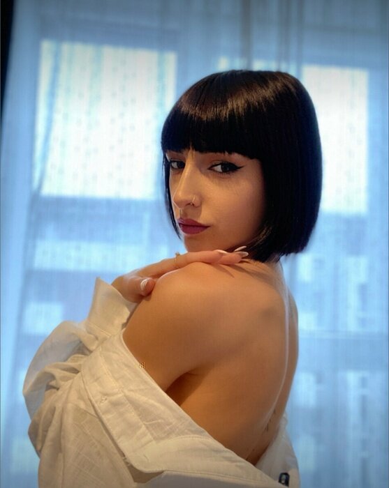 Kirabronx (@kirabronx), OnlyFans creator