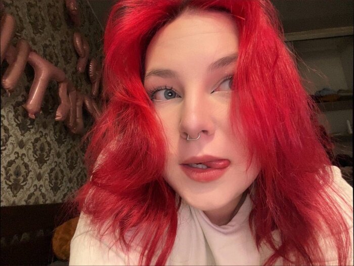 Kira (@kiracovelli), OnlyFans creator