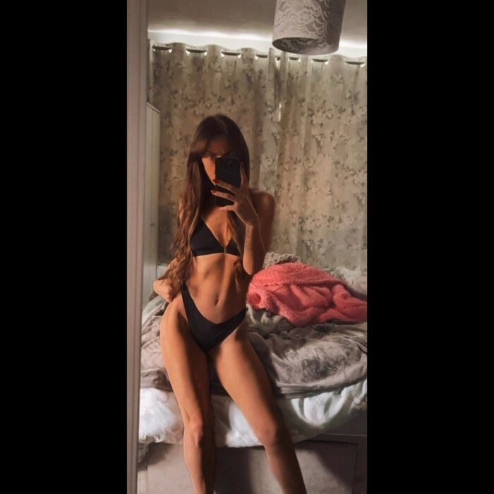 Kirstycollinsxx (@kirstycollinsxx), OnlyFans creator