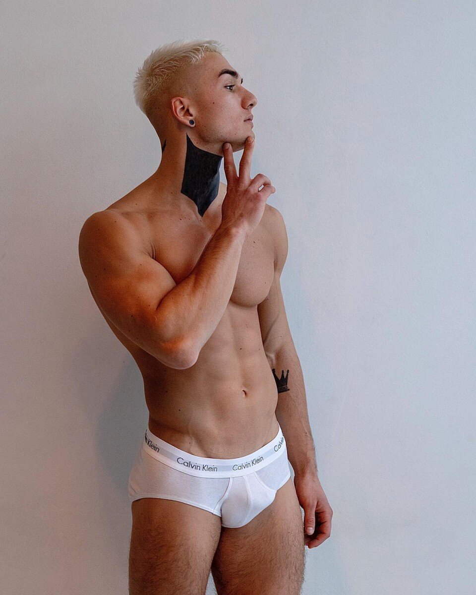 Kissmarci69 (@kissmarci69), OnlyFans creator