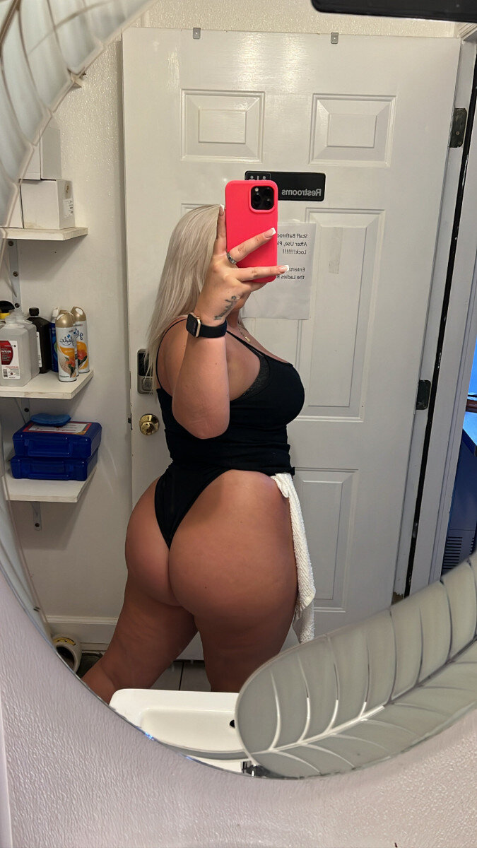 Kissmekayyy (@kissmekayyy), OnlyFans creator