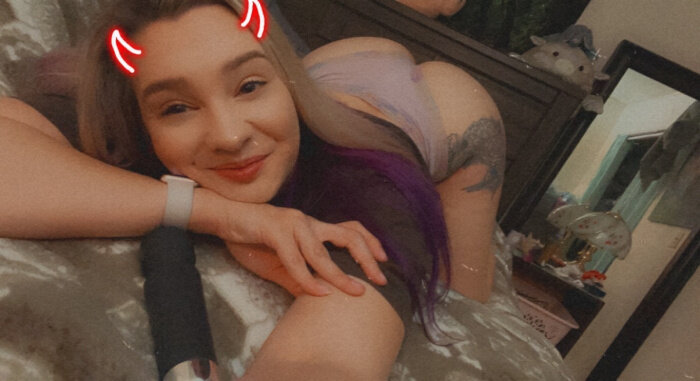 Kisstennicole (@kisstennicole), OnlyFans creator