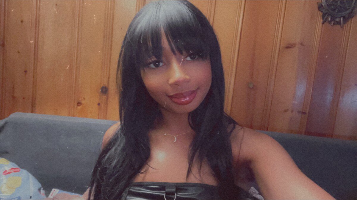 Kittenkissess (@kittenkissess), OnlyFans creator