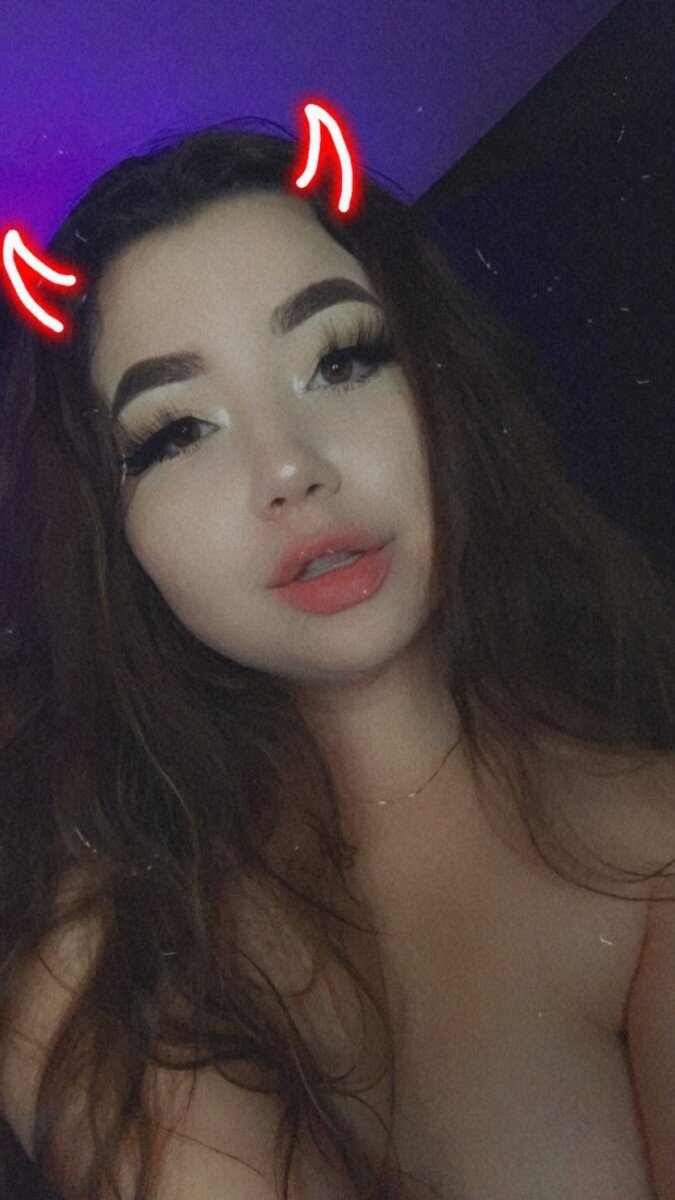 Kim (@kittykimxxfree), OnlyFans creator