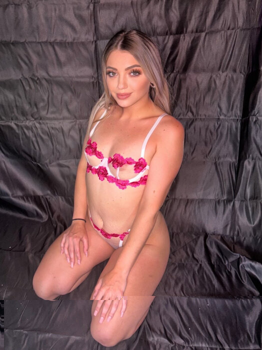 Kkrose143 (@kkrose143), OnlyFans creator