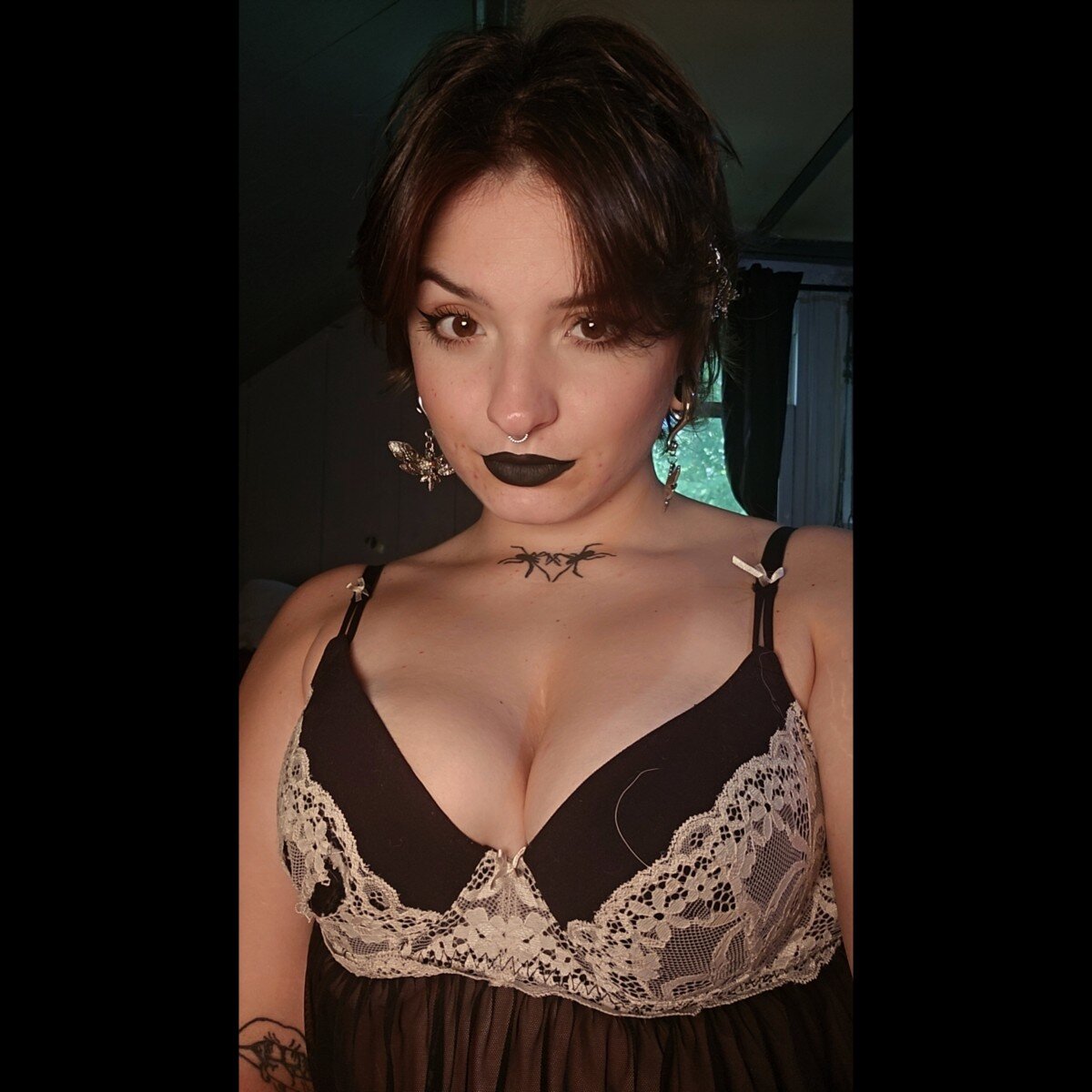 Klutzkitten (@klutzkitten), OnlyFans creator