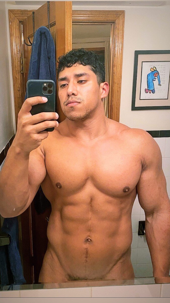 Knitflexxxandchill (@knitflexxxandchill), OnlyFans creator