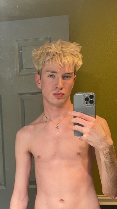 Kohlsworld772 (@kohlsworld772), OnlyFans creator