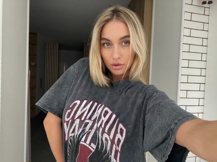 glad (@kriskiss_free), OnlyFans creator