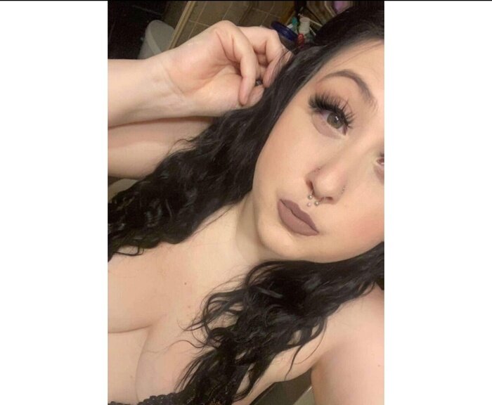 Krissy (@krissybanks1992), OnlyFans creator