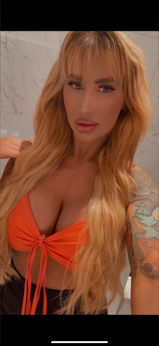 Krissybarbie (@krissybarbie), OnlyFans creator