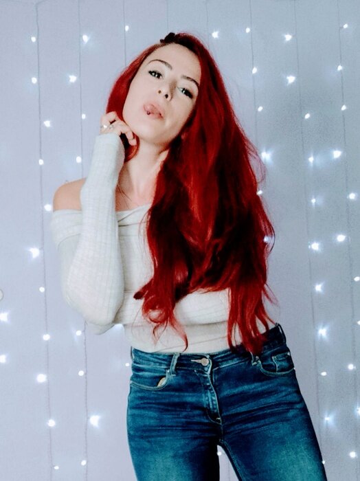 Kristinsbliss (@kristinsbliss), OnlyFans creator