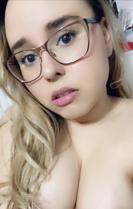 Kristxnmarie (@kristxnmarie), OnlyFans creator